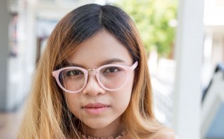 眼睛小适合什么镜框，眼睛小适合什么镜框戴